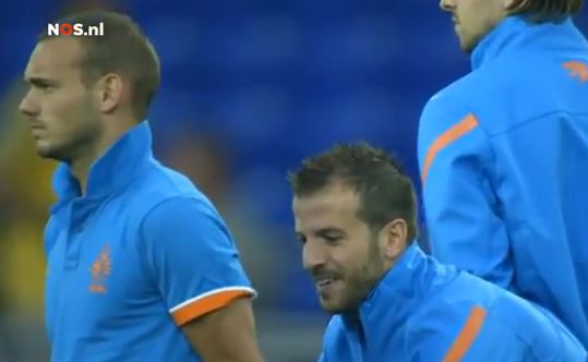 Van-der-Vaart-tries-to-pull-Sneijders-shorts-down.jpg