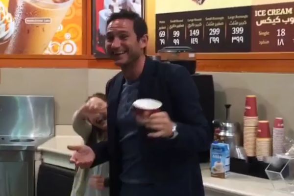 New York City midfielder Frank Lampard catches ice cream at a shop in America