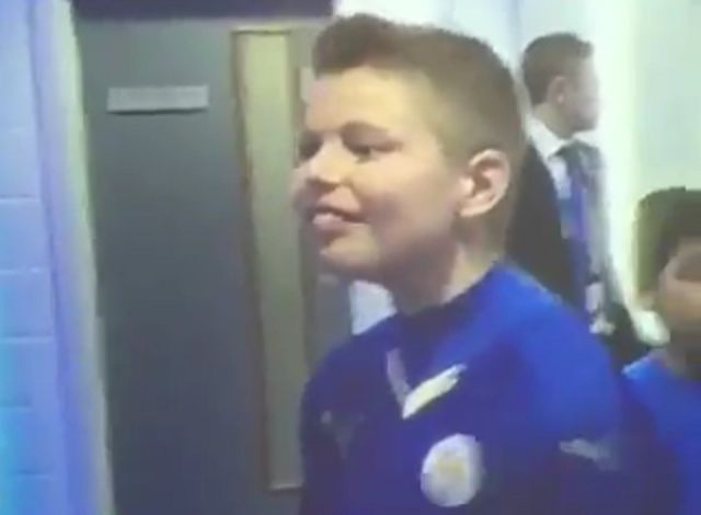 Leicester mascot sniffing, looks like he's doing drugs in the tunnel before 1-0 win over Southampton