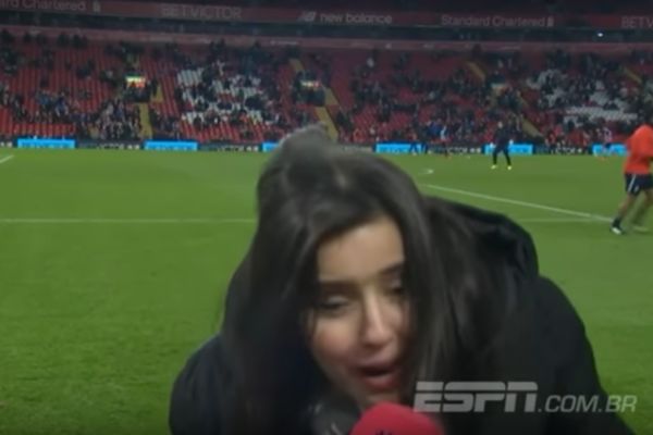 Brazilian ESPN reporter hit on head by ball at Anfield