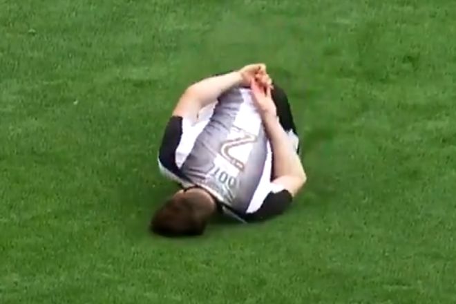 Notts County's Matt Tootle does the slug celebration after his goal in 4-1 win over Lincoln