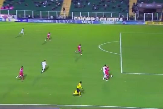 Assistant referee runs onto pitch in Brazilian Série B clash between Figueirense and CRB
