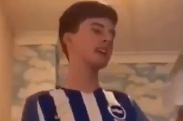 Brighton fan sings about Glenn Murray and Shane Duffy to the tune of "Ruby" by Kaiser Chiefs