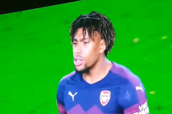 Alex Iwobi asks Granit Xhaka what formation Arsenal are playing after coming on as a sub against Brighton