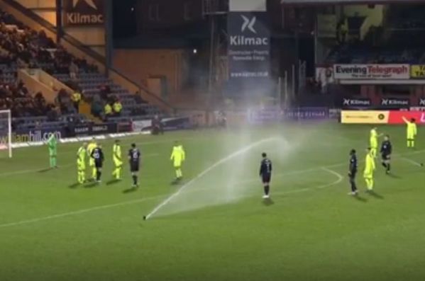 Sprinklers go off during Dundee 2-4 Hibs in the SPL