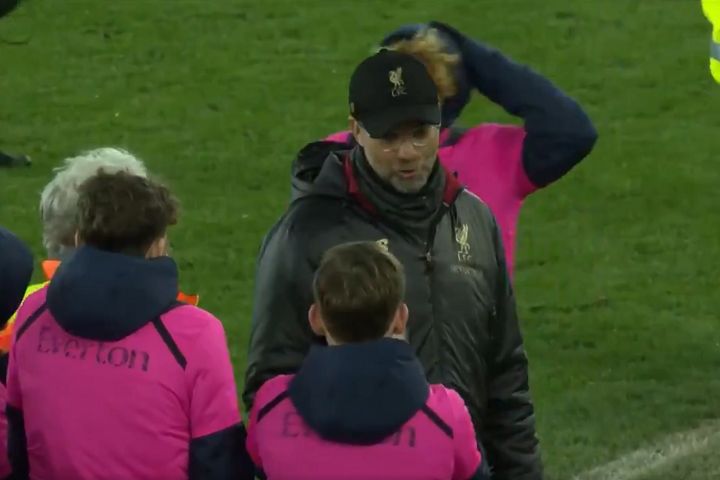 Everton ball boy claps Jürgen Klopp sarcastically after a 0-0 draw with Liverpool at Goodison Park