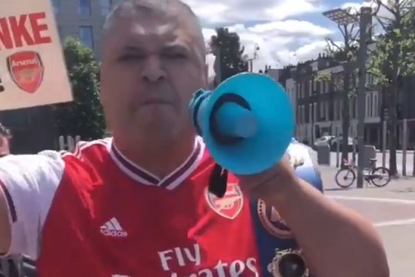 Video Arsenal Fan Heavy D Holds Wrestling Belt While Leading Protest