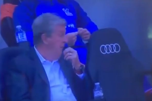 Crystal Palace manager Roy Hodgson seems to talk to an empty chair during the 4-0 defeat at Spurs