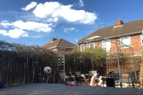 Sunderland Ladies player Charlotte Potts falls off decking while juggling ball in garden